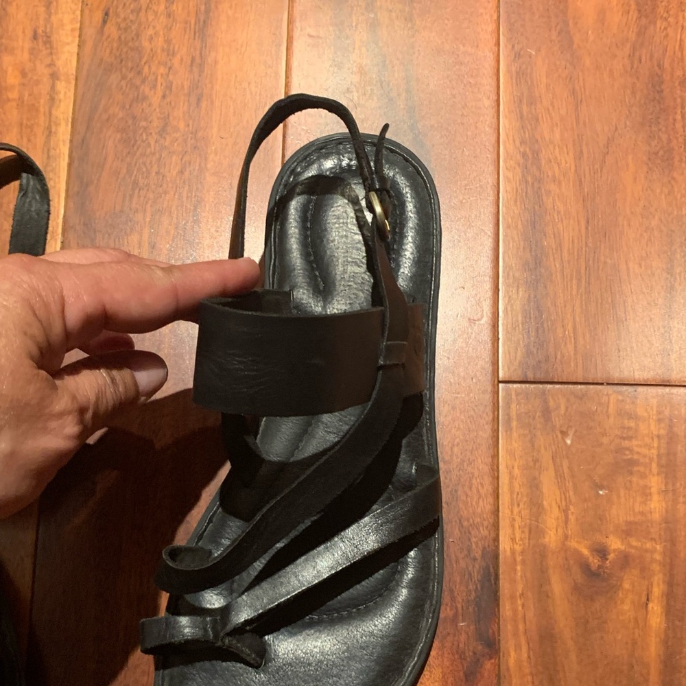 Women Born size 9 sandals